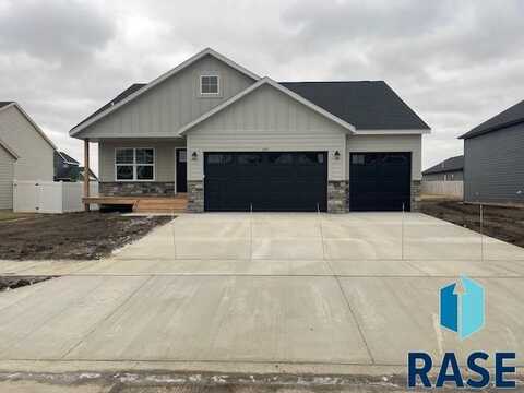 529 Hillside St, Harrisburg, SD 57032