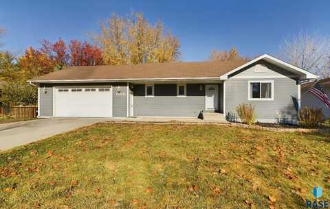 1504 E Spearfish Dr, Brandon, SD 57005