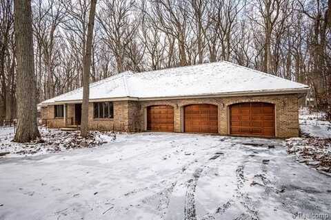 4352 FENTON Road, Hartland, MI 48353