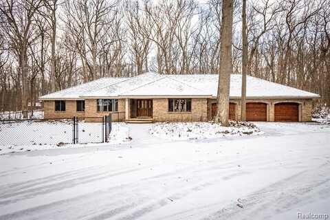 4352 FENTON Road, Hartland, MI 48353