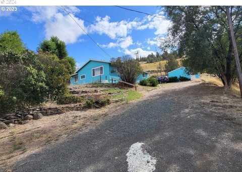 304 SE HILLCREST DR, John Day, OR 97845