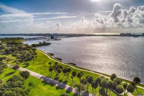 208 S Lakeside Drive, Lake Worth, FL 33460