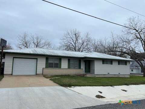 725 S Pecan, Moulton, TX 77975