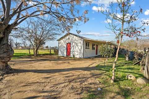 575 S Page Street, Porterville, CA 93257