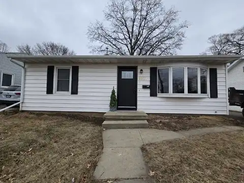 2621 Randolph Street, Waterloo, IA 50702