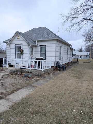 209 W 4th Street, Wellsburg, IA 50680