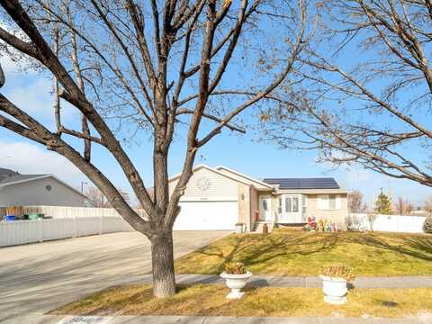 5046 W ROBIN HILL, West Jordan, UT 84081