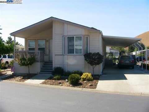 711 Old Canyon Rd, Fremont, CA 94536