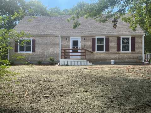 69 Cambridge Drive, Mashpee, MA 02649