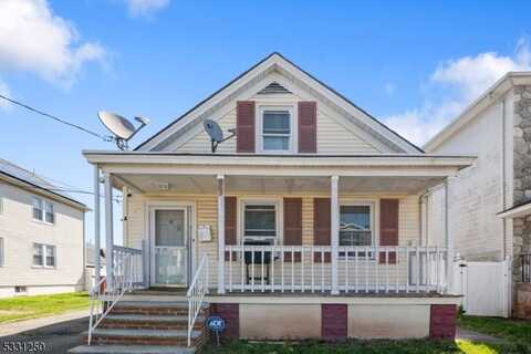 96 Edgar St, Carteret, NJ 07008