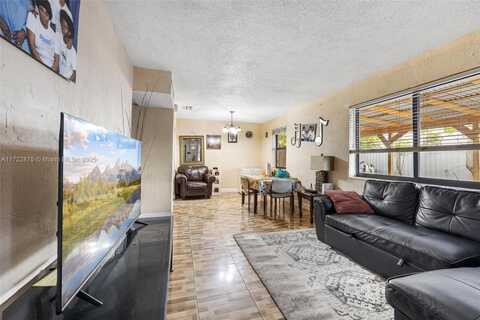 620 NE 137th St, North Miami, FL 33161