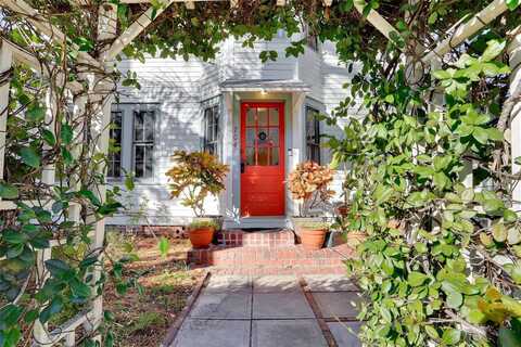 704 NE 4TH STREET, GAINESVILLE, FL 32601
