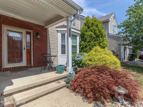 8 Devonshire Drive, Hazlet, NJ 07730