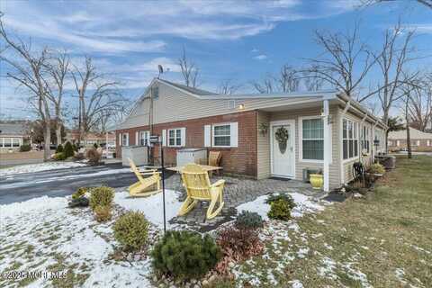 3 Pine Street, Toms River, NJ 08757