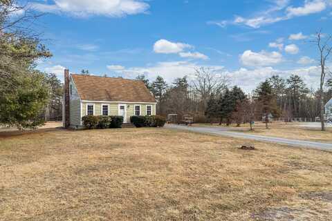 8 Tanglewood Drive, Kennebunk, ME 04043