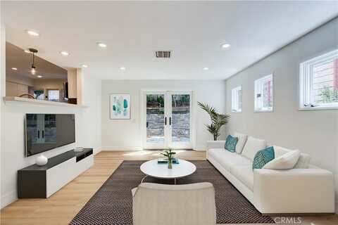 950 Acapulco Street, Laguna Beach, CA 92651