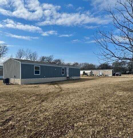 207 S 17th Street, Mannsville, OK 73447