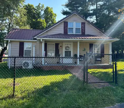 19 Freeman Ave., Russell Springs, KY 42642