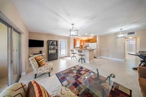 212 Oxford 400, West Palm Beach, FL 33417