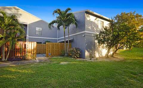 30 Crossings Circle, Boynton Beach, FL 33435