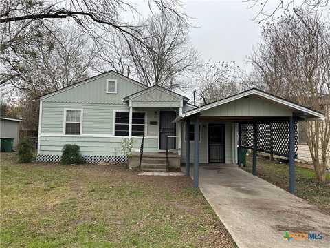 1409 E Mistletoe Avenue, Victoria, TX 77901