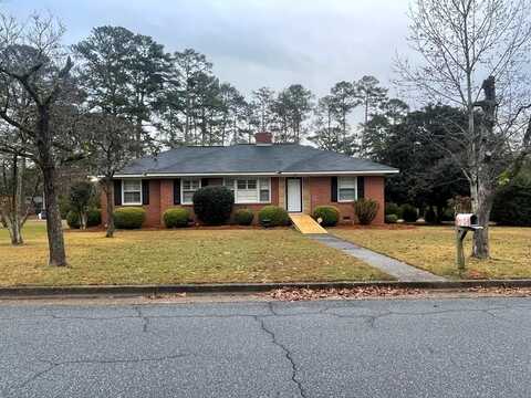 202 Ridgeway Dr, Americus, GA 31709