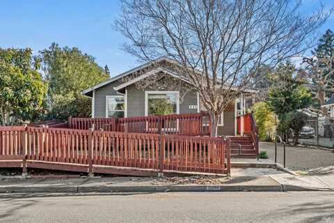 831 Cypress Avenue, Ukiah, CA 95482