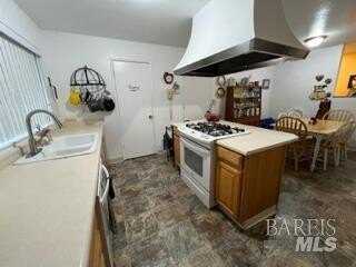 1551 W 3rd Street, Santa Rosa, CA 95401