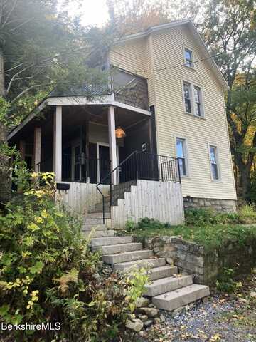 4 Lamoureaux Place, North Adams, MA 01247