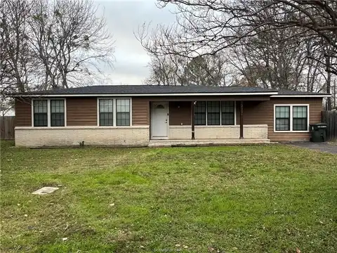 2304 Staunton Drive, Bryan, TX 77803