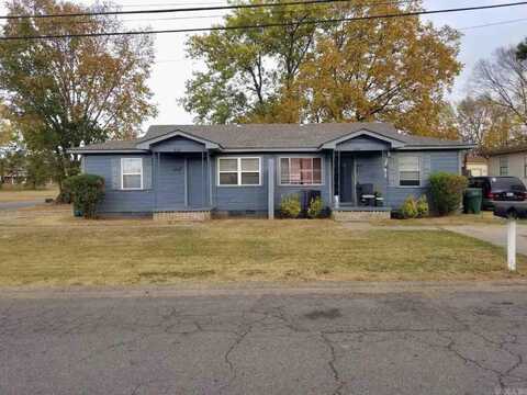 820-822 Pine Street, Conway, AR 72032