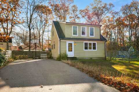 8 Blair Circle, Mashpee, MA 02649