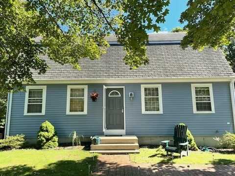 15 Crofton Lane, East Falmouth, MA 02536