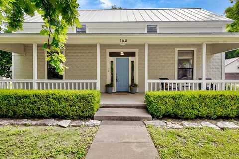 208 Peach St, Fredericksburg, TX 78624