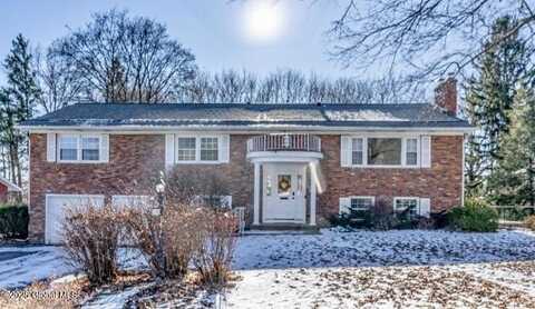 2272 Sweetbrier Road, Niskayuna, NY 12309