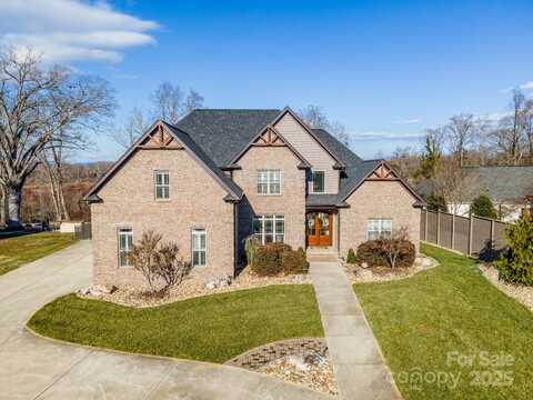 114 38th Avenue NW, Hickory, NC 28601