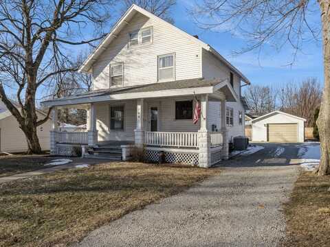 708 N 4th Avenue, Winterset, IA 50273