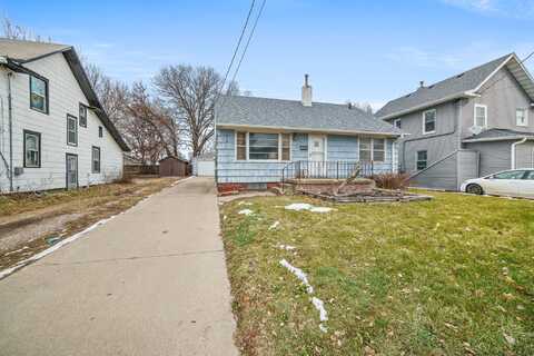 1428 Hull Avenue, Des Moines, IA 50316