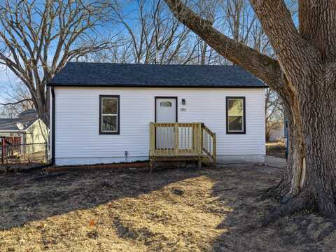 1511 Hutton Street, Des Moines, IA 50316