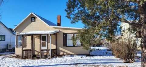 815 S Earling Ave, Miles City, MT 59301