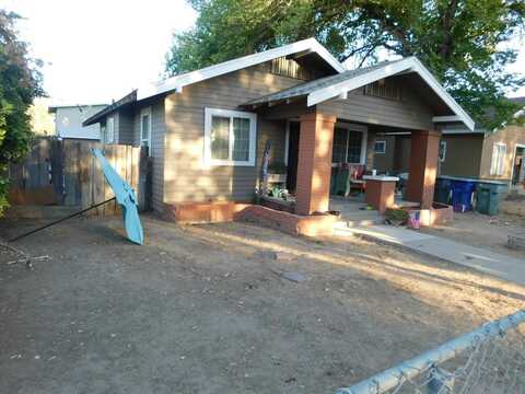 706 College N, Fresno, CA 93728