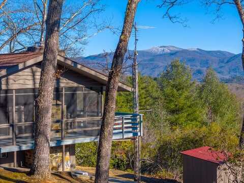 260 Johnny Stanfield Road, Franklin, NC 28734