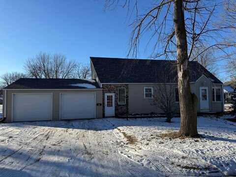 204 8th St, Rockwell City, IA 50579