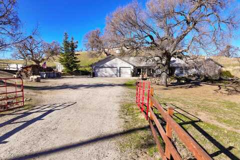 29701 Poso Court, Tehachapi, CA 93561