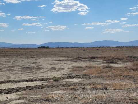75th St E And Ave J-4, Lancaster, CA 93535
