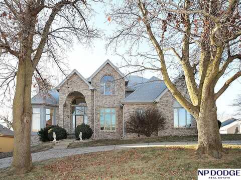 2913 Courtney Drive, Bellevue, NE 68123