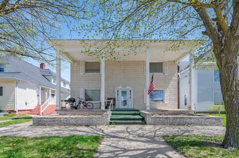 117 S Warren Avenue, Big Rapids, MI 49307