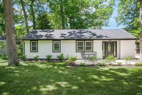 1009 White Oak Drive, South Bend, IN 46617