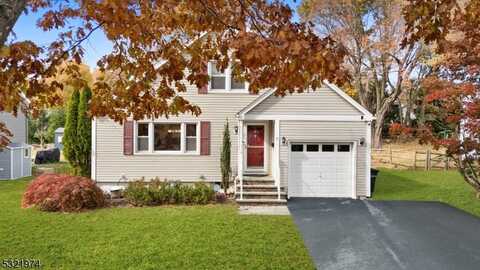 7 Evelyn Rd, Roseland, NJ 07068