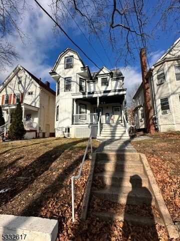 45 Delaware Ave, Bloomfield, NJ 07003